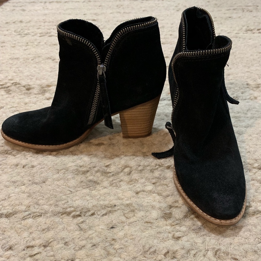 Dolce Vita Black Booties